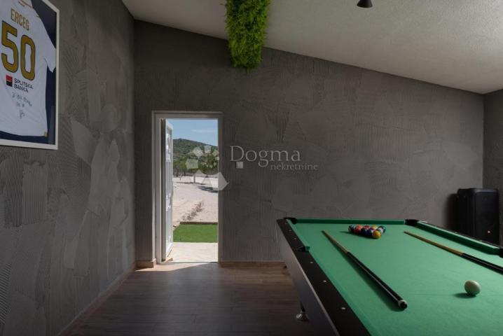 Hacienda na Braču 10000m2 okućnice 