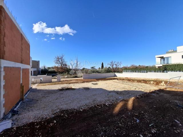 Poreč , visokokvalitetna vila 500m od mora