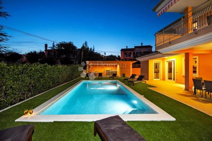 Haus mit Schwimmbad
