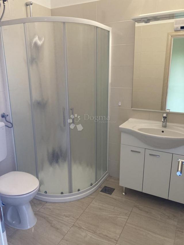Ražanj, Apartmanska kuća prvi red do mora (3 stambene jedinice + studio apartman)