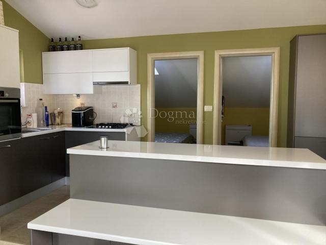 Ražanj, Apartmanska kuća prvi red do mora (3 stambene jedinice + studio apartman)
