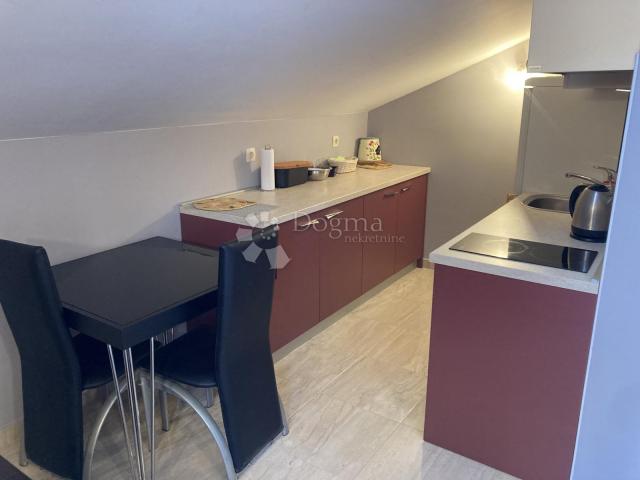 Ražanj, Apartmanska kuća prvi red do mora (3 stambene jedinice + studio apartman)