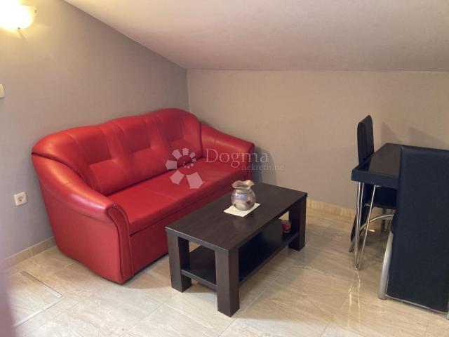 Ražanj, Apartmanska kuća prvi red do mora (3 stambene jedinice + studio apartman)