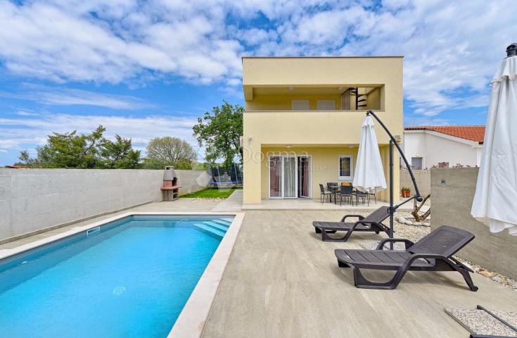 Moderna kuća peroj, u blizini mora, pogled more-krovna terasa 125m2