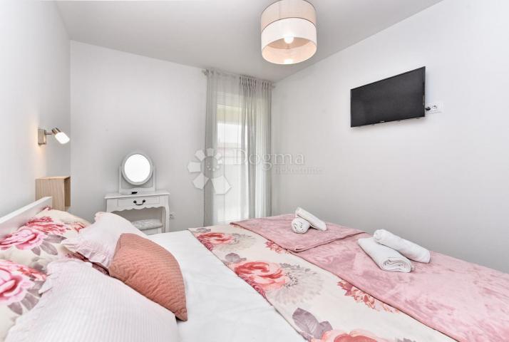 Moderna kuća peroj, u blizini mora, pogled more-krovna terasa 125m2