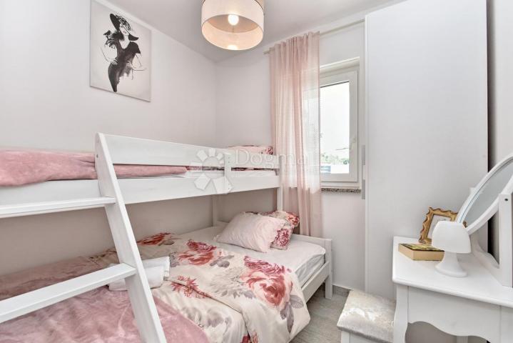 Moderna kuća peroj, u blizini mora, pogled more-krovna terasa 125m2