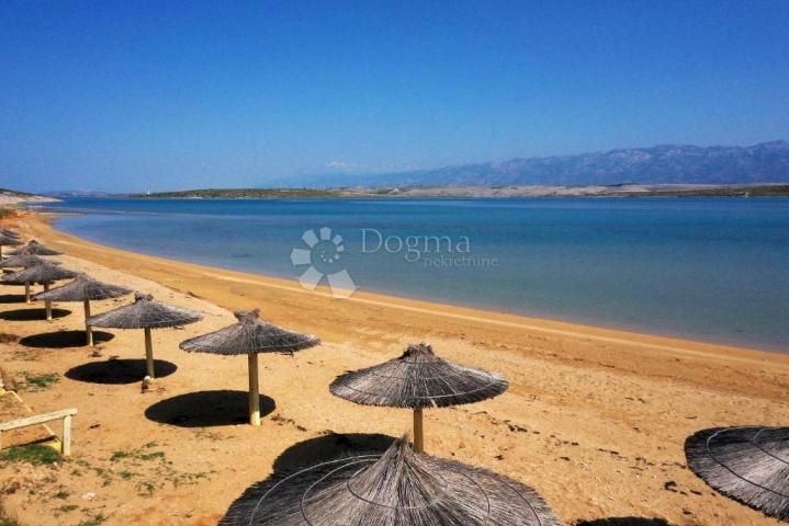 Luksuzna Vila s Bazenom u Središtu Vrsi – Blizina Mora, Privatnost i Elegancija