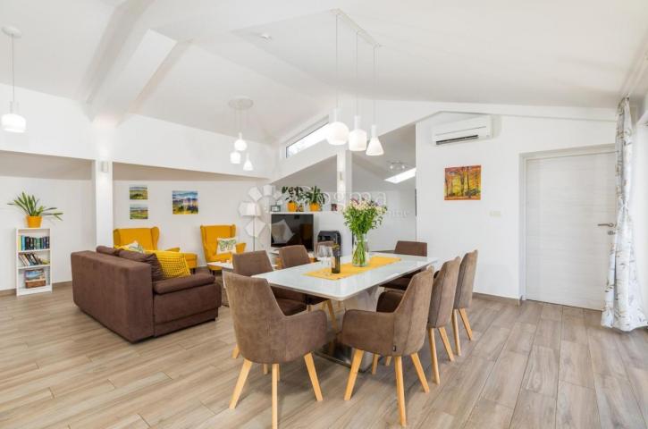 Villa u Banjolama 150m2 za dugoročni najam 