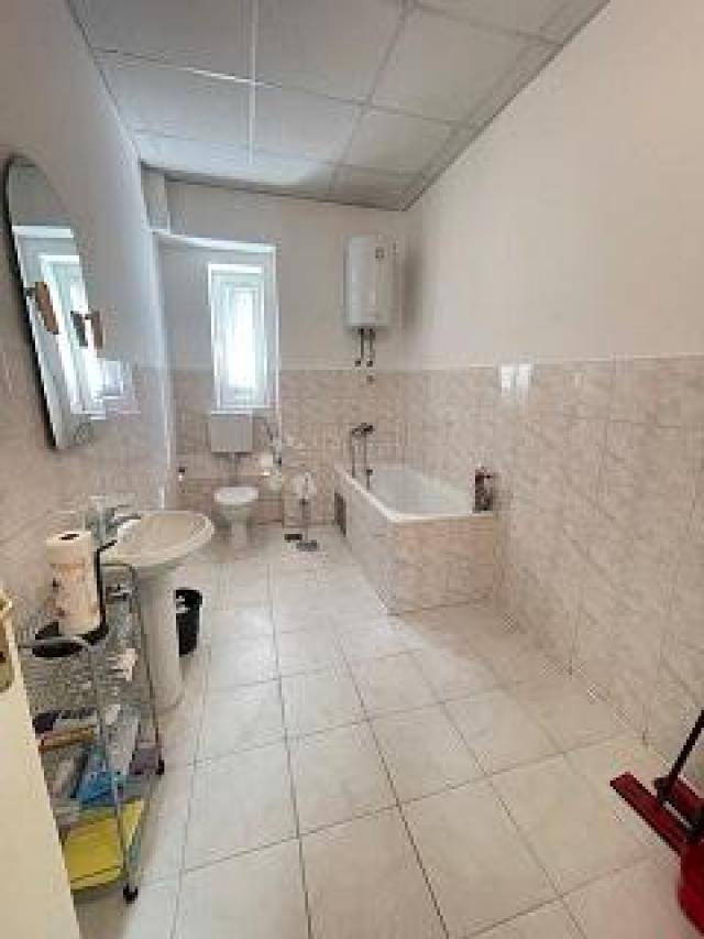 Na samo par koraka do Korza prodajemo stan od 112.25m2