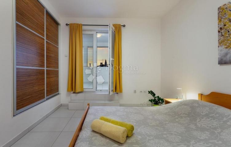 Prodaje se ekskluzivna apartmanska kuća u Medulinu – 900 m od mora