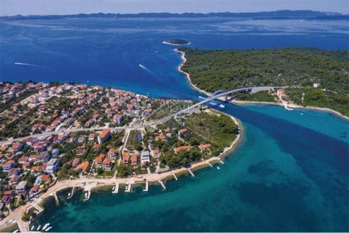 Prostrano zemljište 1122 m² u Ždrelcu, Ugljan – Idealno za gradnju!