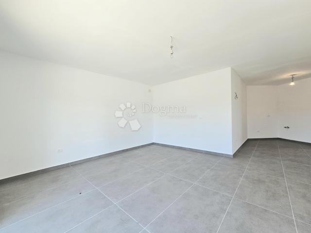 Stan 400m od mora s pogledom na more i garažom