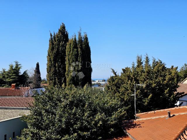 Stan 400m od mora s pogledom na more i garažom