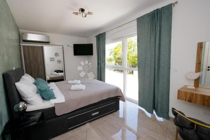 Neues Luxushaus mit Swimmingpool nahe dem Zentrum von Pula