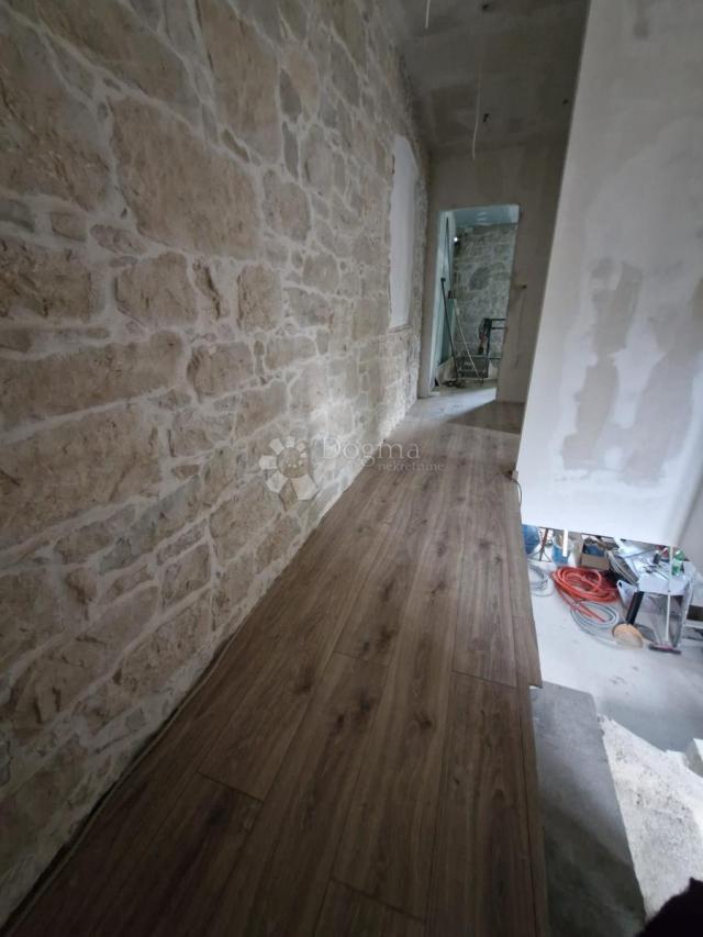 POREČ (okolica) - Renovirana kamena kuća