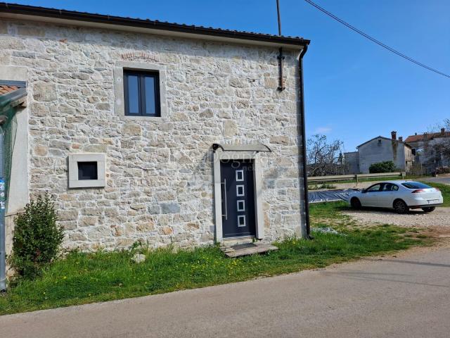 POREČ (okolica) - Renovirana kamena kuća