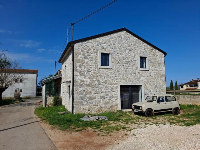 POREČ (okolica) - Renovirana kamena kuća