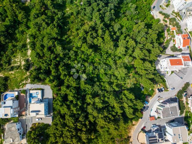 ZEMLJIŠTE S IDEJNIM PROJEKTOM - 3 POSLOVNO STAMBENE ZGRADE