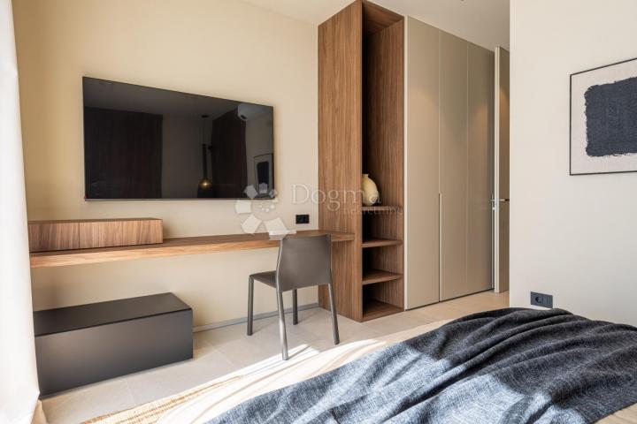 Ekskluzivna smart home vila, kompletno opremljena, s otvorenim pogledom 