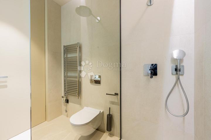 Ekskluzivna smart home vila, kompletno opremljena, s otvorenim pogledom 