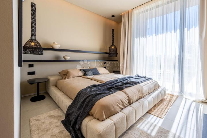 Ekskluzivna smart home vila, kompletno opremljena, s otvorenim pogledom 