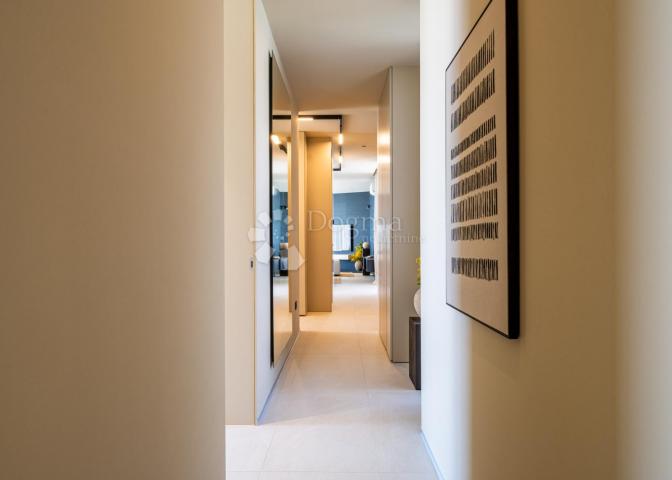 Ekskluzivna smart home vila, kompletno opremljena, s otvorenim pogledom 
