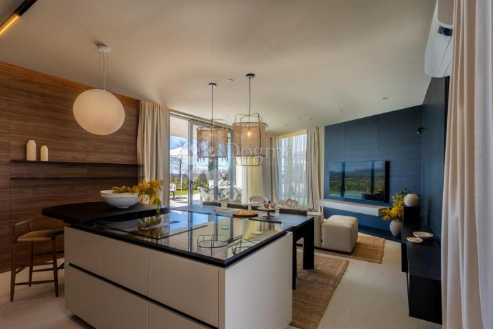 Ekskluzivna smart home vila, kompletno opremljena, s otvorenim pogledom 