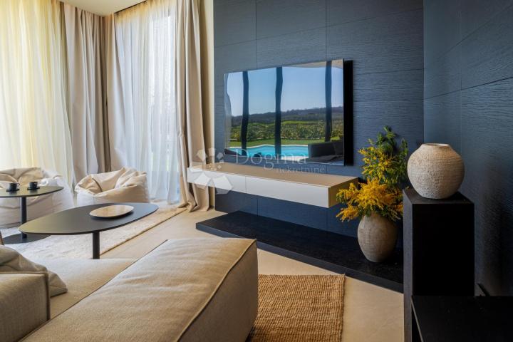 Ekskluzivna smart home vila, kompletno opremljena, s otvorenim pogledom 