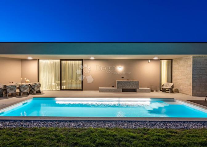 Ekskluzivna smart home vila, kompletno opremljena, s otvorenim pogledom 