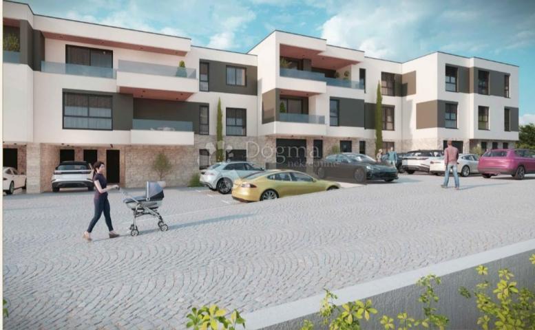 Kvalitetna novogradnja Kaštanjer ZGRADA 4 (PARKING + OSTAVA)