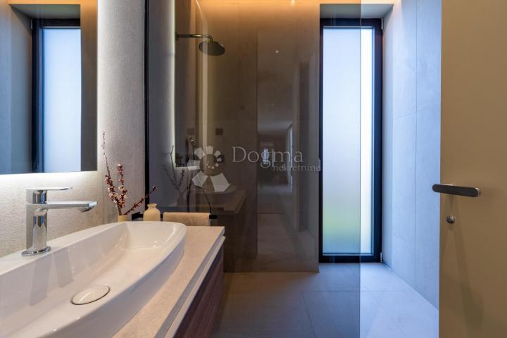 Exclusive smart home villa, fully equipped, with an open view