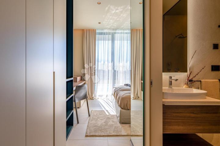 Exclusive smart home villa, fully equipped, with an open view