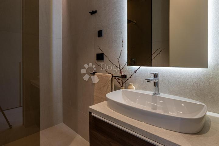 Exclusive smart home villa, fully equipped, with an open view
