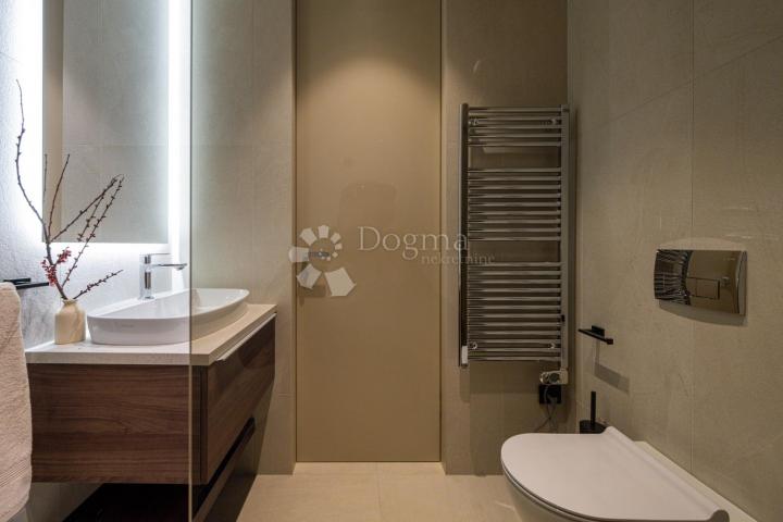 Exclusive smart home villa, fully equipped, with an open view