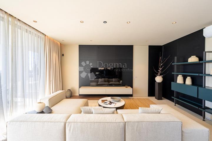 Exclusive smart home villa, fully equipped, with an open view