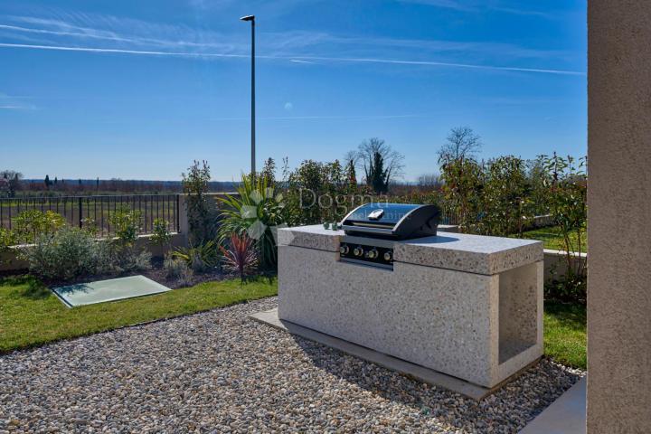 Exclusive smart home villa, fully equipped, with an open view