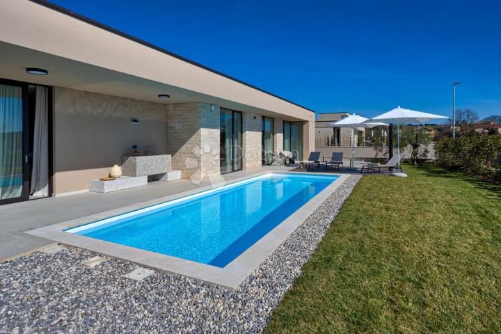 Exclusive smart home villa, fully equipped, with an open view