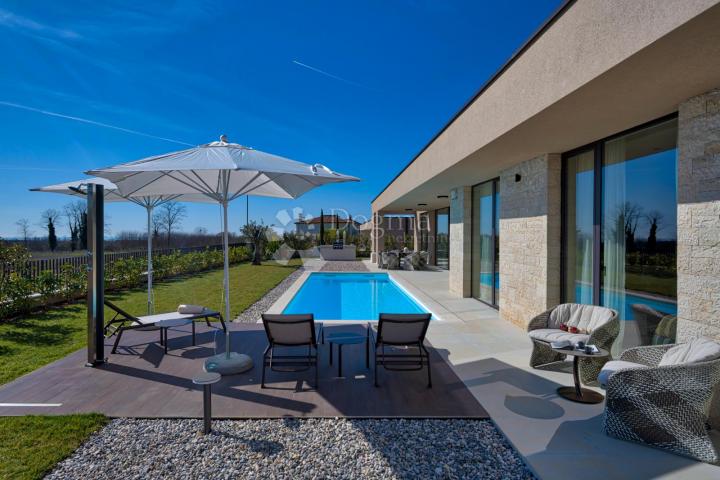 Exclusive smart home villa, fully equipped, with an open view