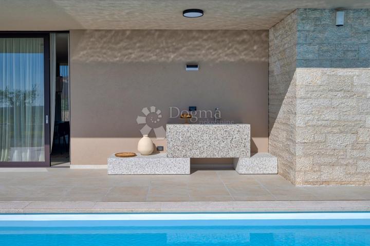 Exclusive smart home villa, fully equipped, with an open view