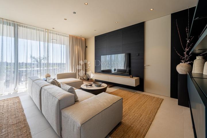 Exclusive smart home villa, fully equipped, with an open view