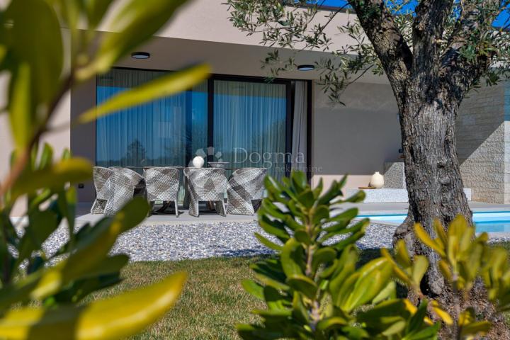 Exclusive smart home villa, fully equipped, with an open view