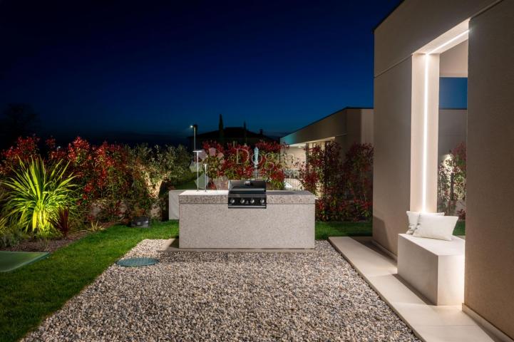 Exclusive smart home villa, fully equipped, with an open view