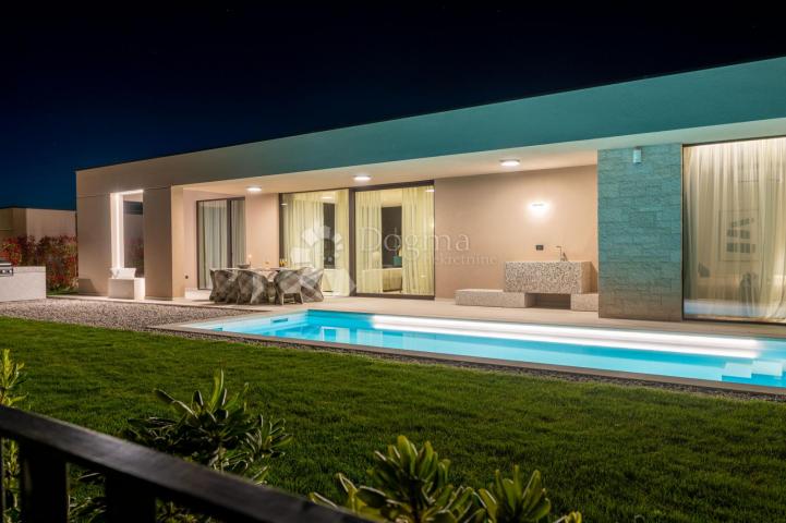 Exclusive smart home villa, fully equipped, with an open view