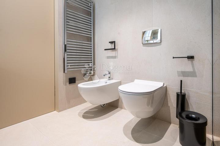 Exklusive Smart Home Villa, voll ausgestattet, mit freiem Blick