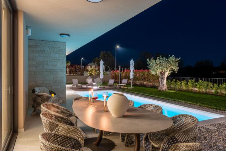 Exklusive Smart Home Villa, voll ausgestattet, mit freiem Blick