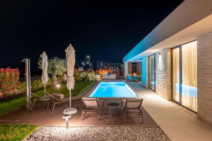 Exklusive Smart Home Villa, voll ausgestattet, mit freiem Blick