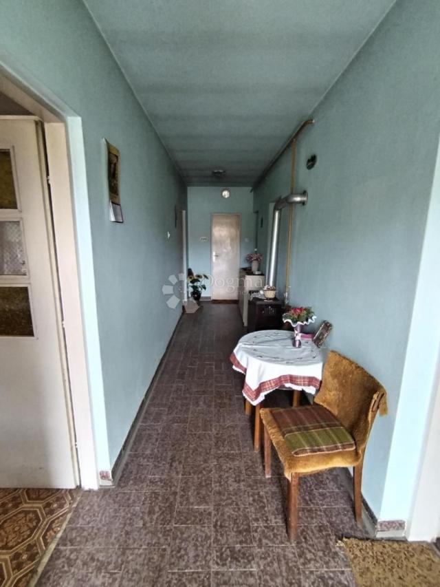 Visoka prizemnica s okućnicom 1.300 m² – Haganj