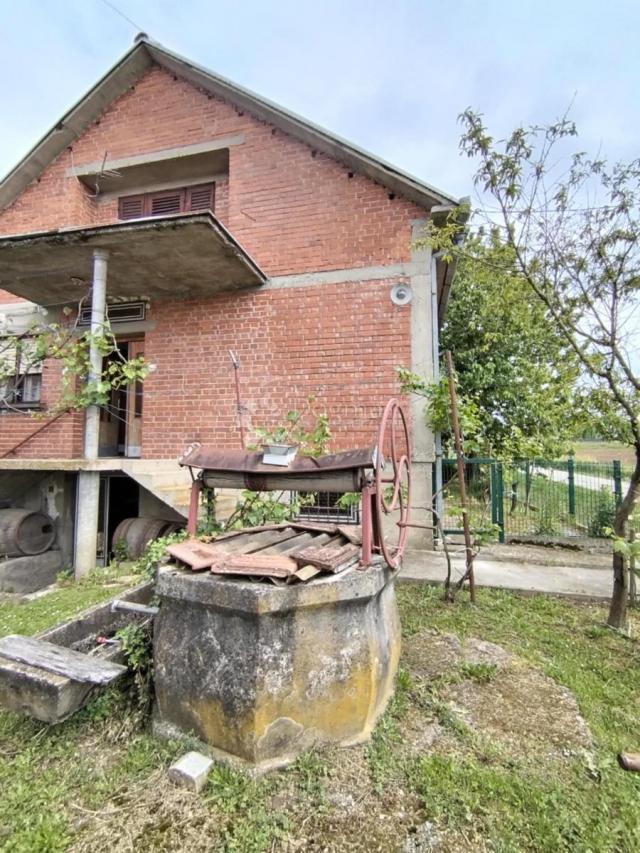 Visoka prizemnica s okućnicom 1.300 m² – Haganj