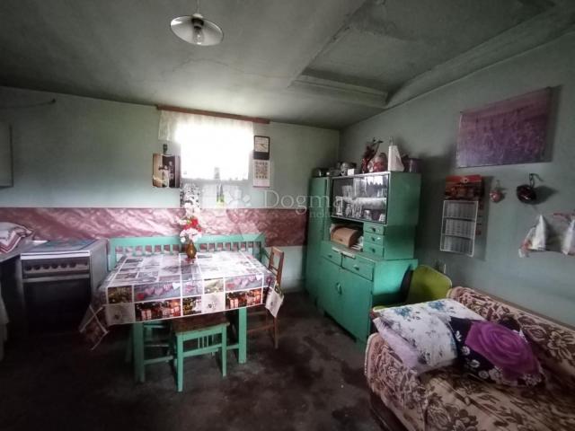 Visoka prizemnica s okućnicom 1.300 m² – Haganj