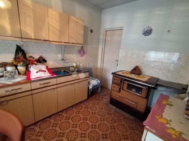 Visoka prizemnica s okućnicom 1.300 m² – Haganj